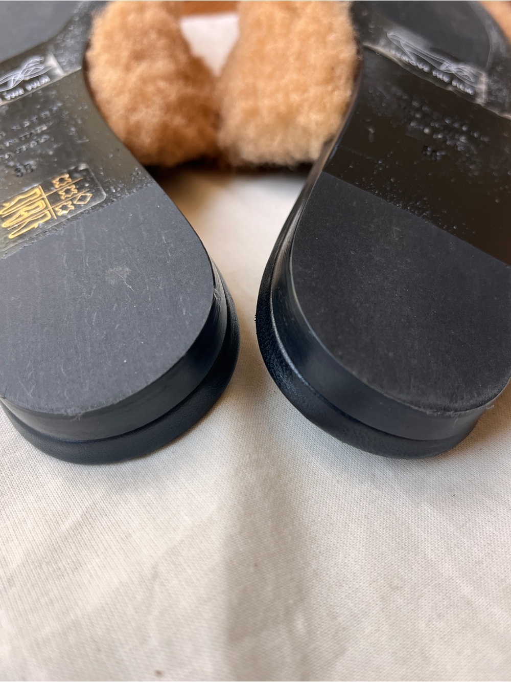 Jenni Kayne Plush Shearling Slide Mules in Camel Brown and Black - Picture 11 of 11